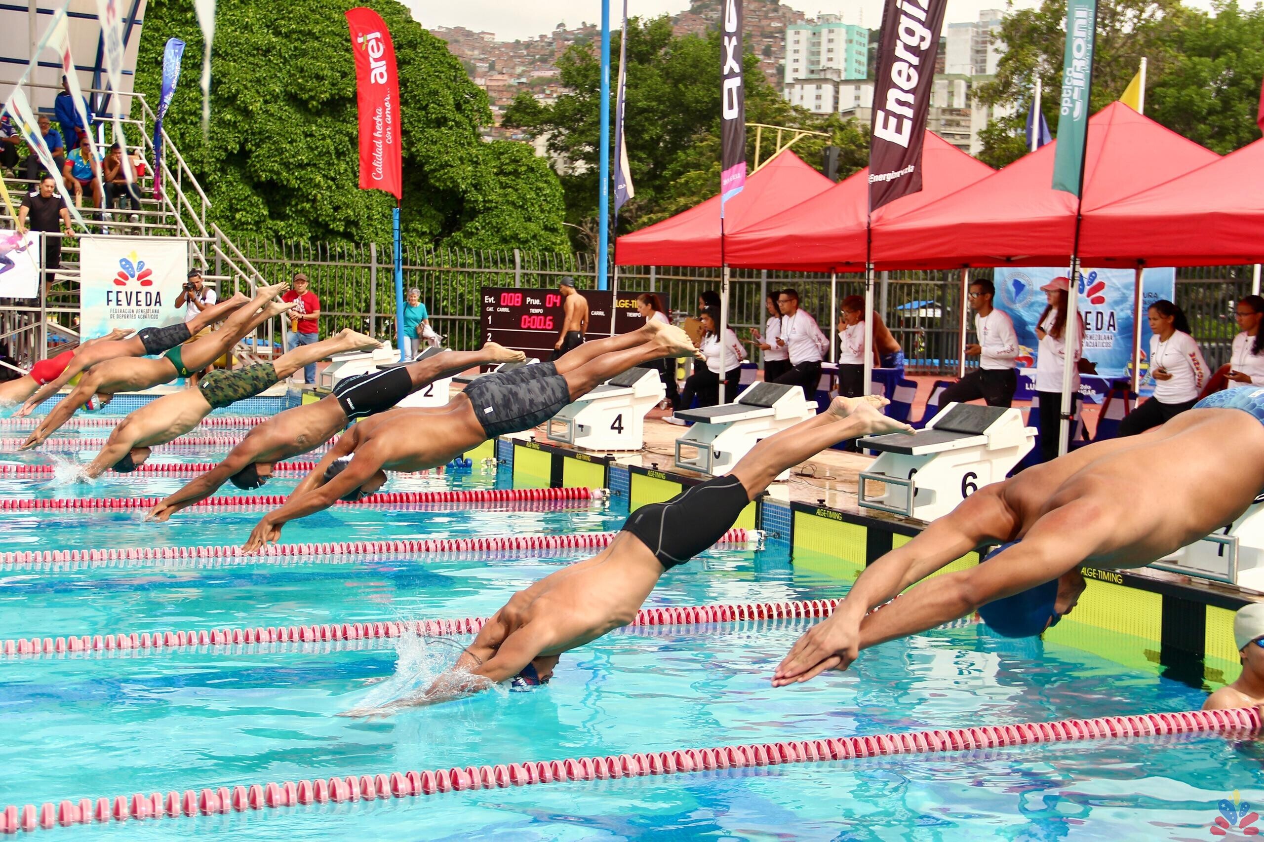Brazadas récord en Fuerte Tiuna