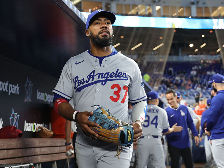 Los Dodgers activan a Hernández de IL después de la ausencia de 12 juegos