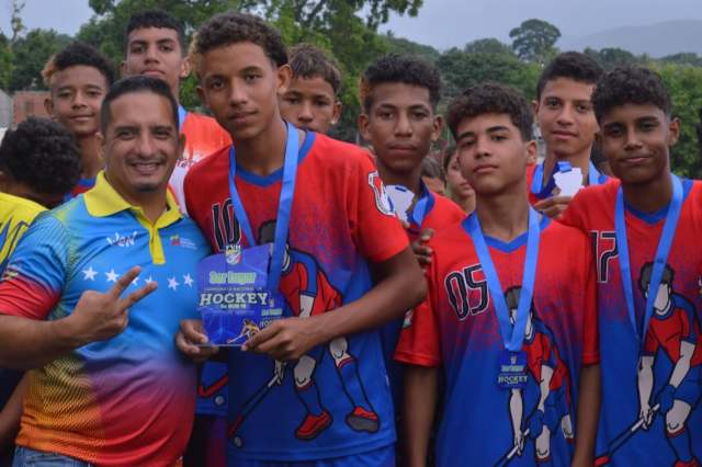 Aragua y Lara I dominan Nacional de hockey sobre césped
