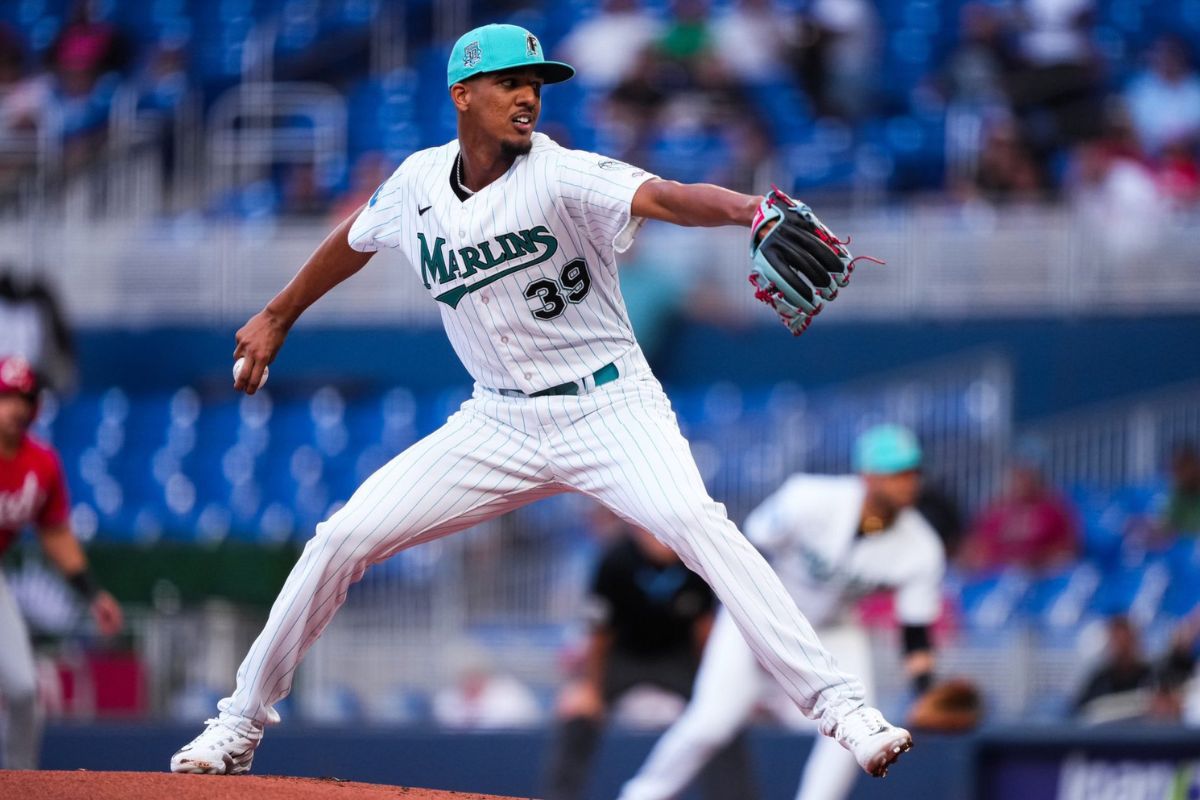Eury pérez más cerca de volver con los marlins