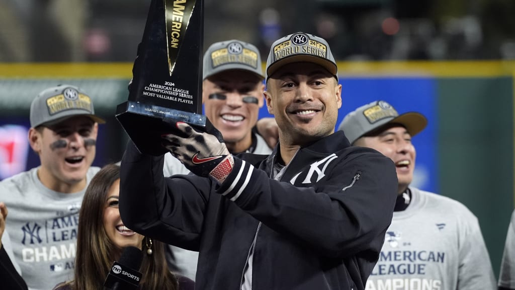 Giancarlo stanton rumbo a rehabilitación y provocar despido de un compañero