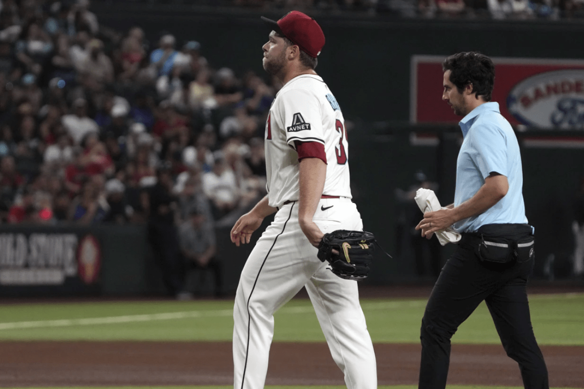 La escalofriante reacción de corbin burnes al lesionarse el codo