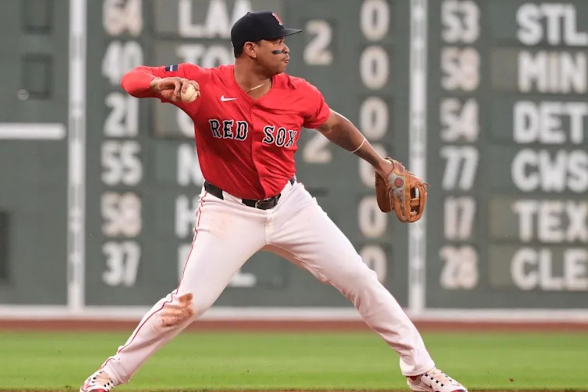 Rafael devers podría jugar en la primera base