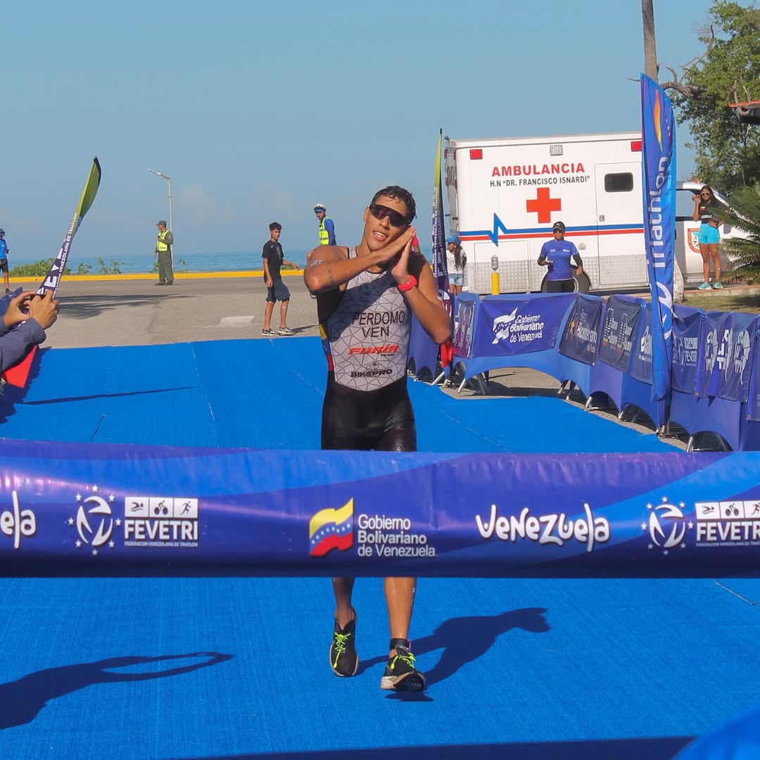 Triatlón compite en Copa Mundial de México