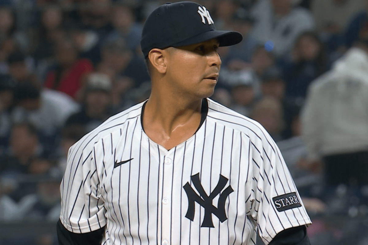 ¡insólito! Carlos carrasco solo duró un día en el roster de los yankees