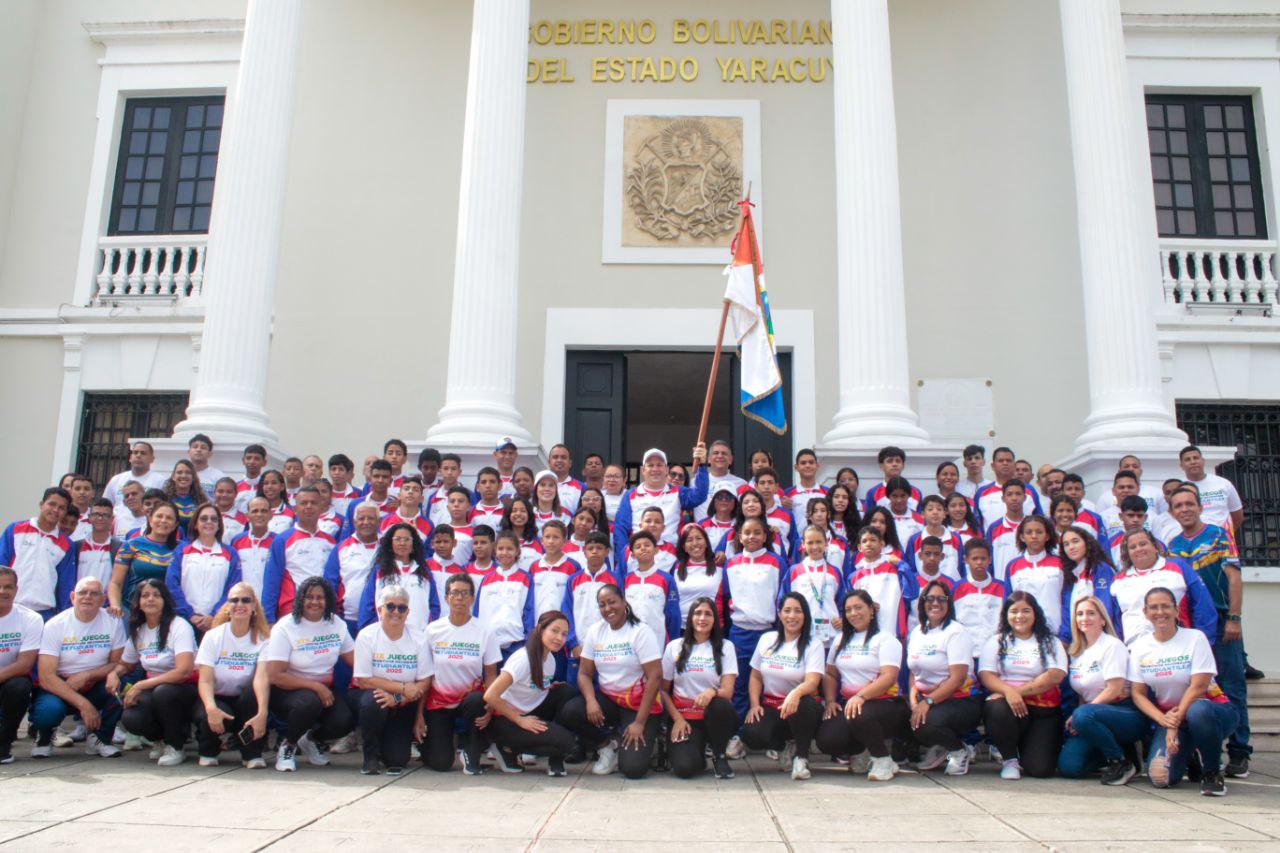 Atletas reciben estandarte yaracuyano - Ministerio de Deporte