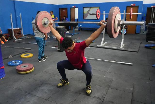 Con todos los hierros en la halterofilia