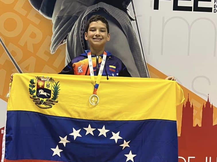 Esgrima infantil resplandece en Quito