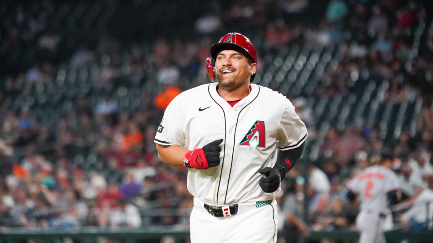 Marineros adquieren al all-star josh naylor para unirlo a cal raleigh