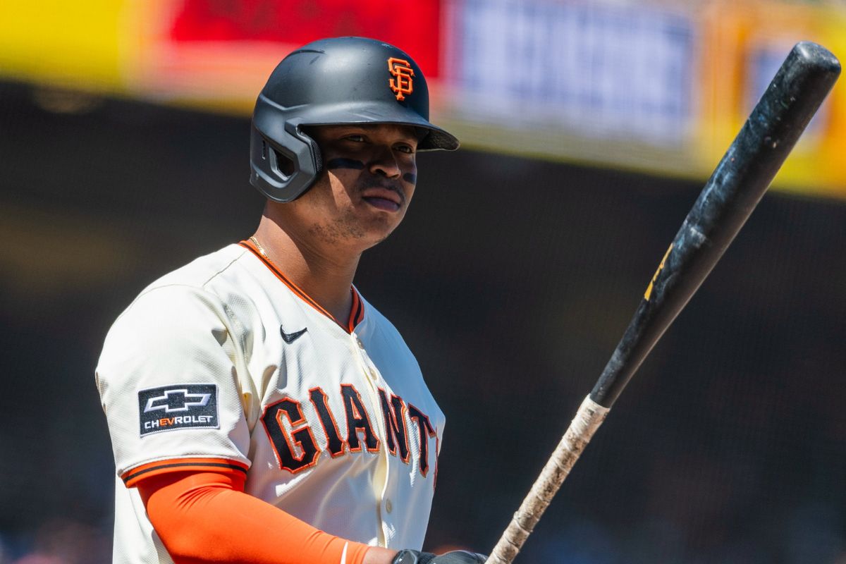 Rafael devers se prepara para debutar en primera base / foto: mlb