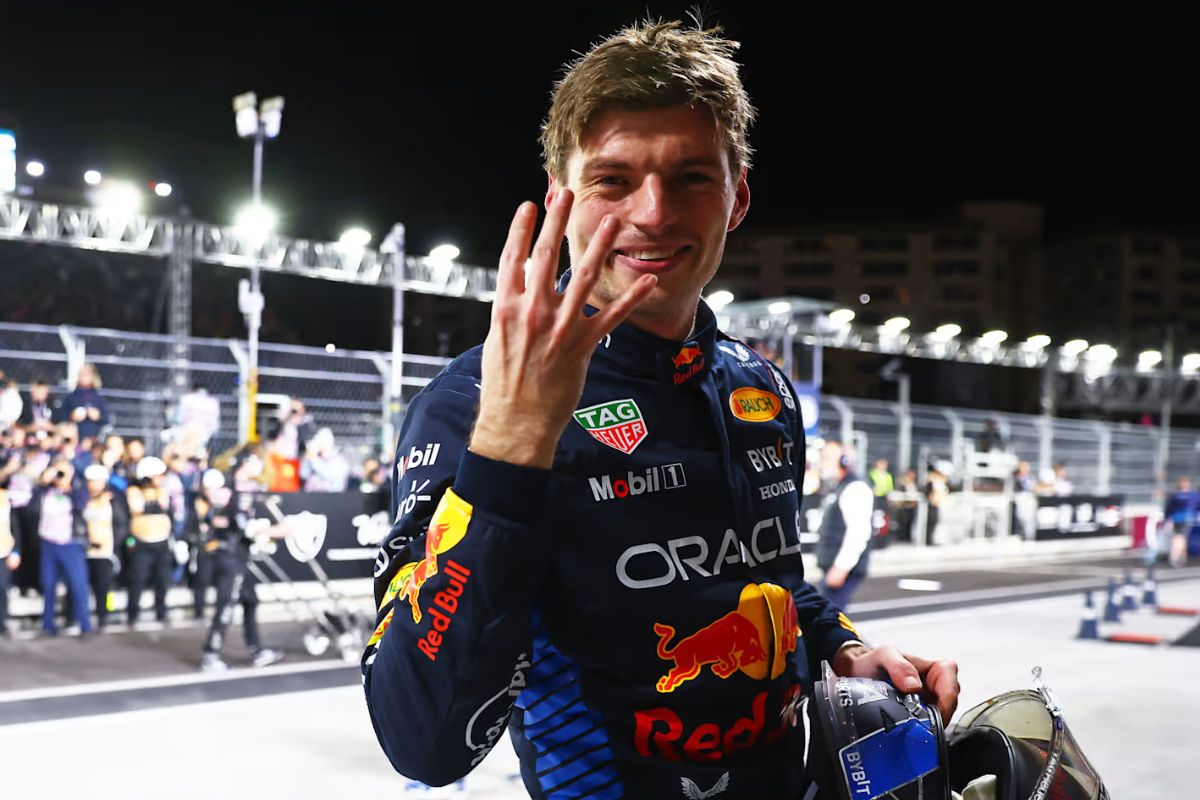 Max verstappen tendría un pie fuera de red bull