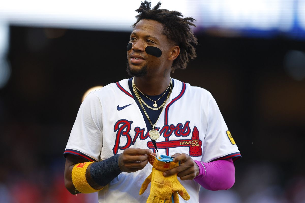 Ronald acuña jr. Estrena un nuevo accesorio / foto: mlb