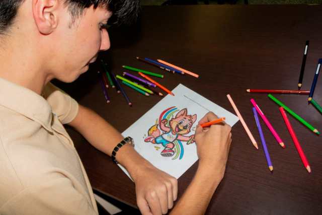 Santiago Negrín da vida a "Zas"