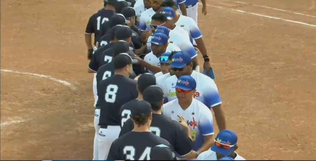 Softbol abrió con triunfo en el Mundial