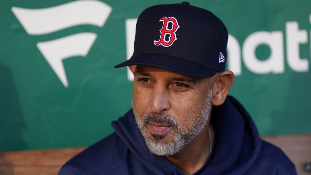 Alex cora le rompe promesa a los red sox de boston