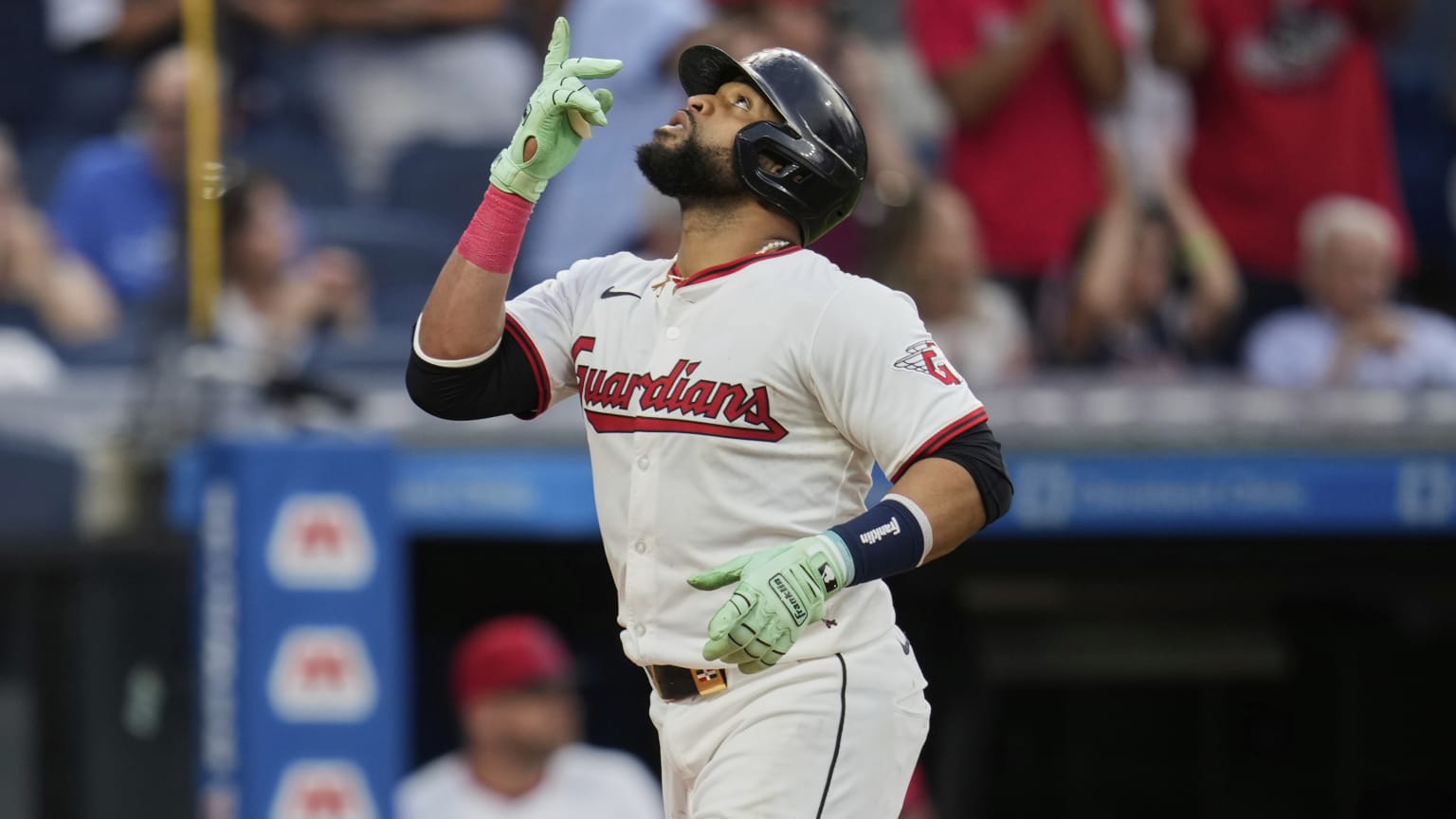 Carlos santana rumbo al noveno equipo de su carrera