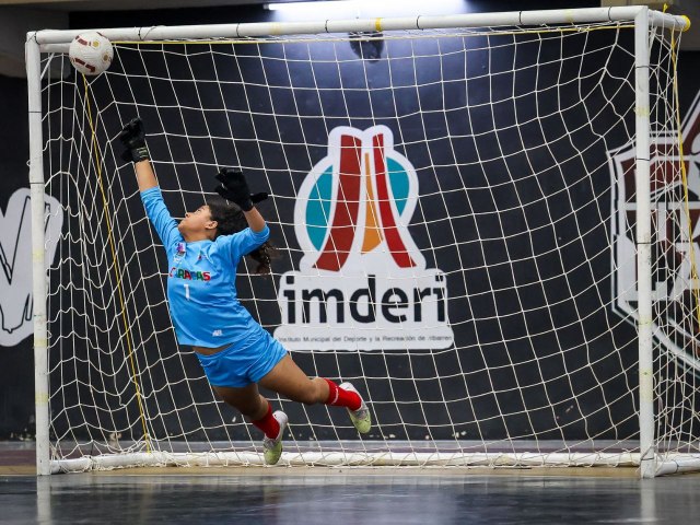 Fútbol sala definió finalistas en Juegos Estudiantiles