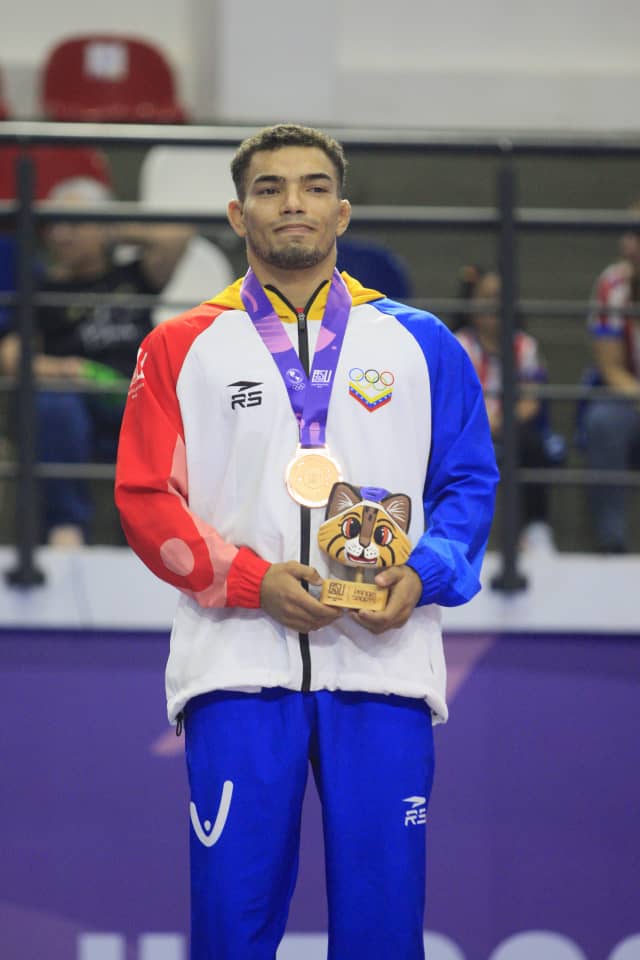 Lucha cerró con bronce su gran cosecha