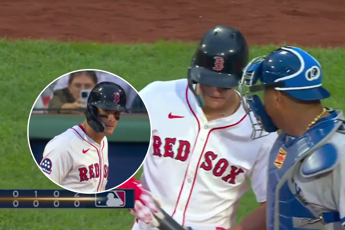 Roman-anthony-contrato-salvador-perez-saludo