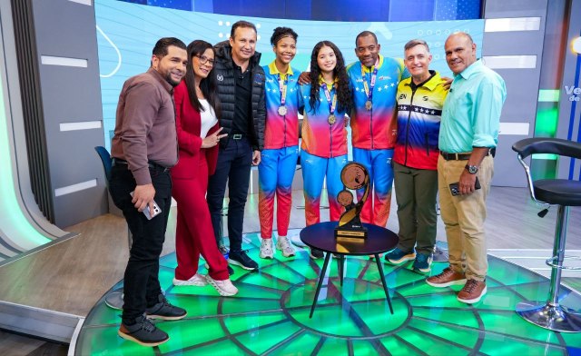 Ministro Cardillo celebró título del voleibol femenino