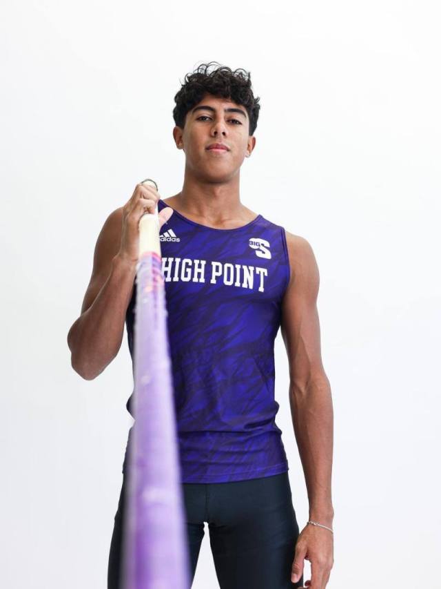 Montes de Oca busca récord con zapatos nuevos