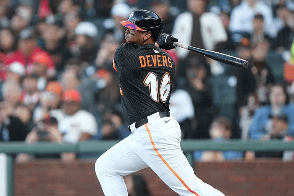 Rafael devers silencia a los red sox y brilla con los gigantes