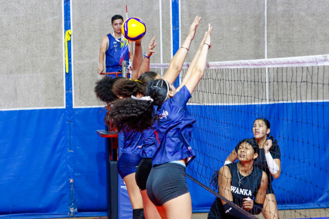 Voleibol femenino apunta al Suramericano