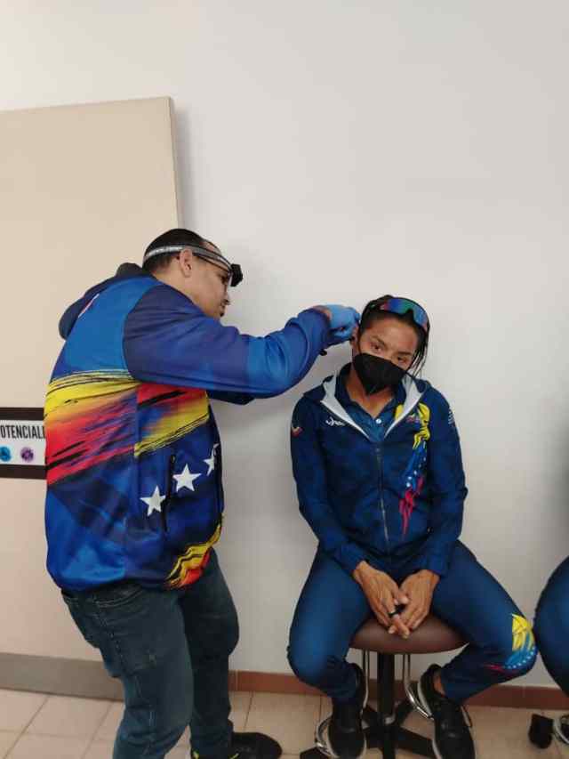 Atletas sordos tendrán prótesis - Ministerio de Deporte