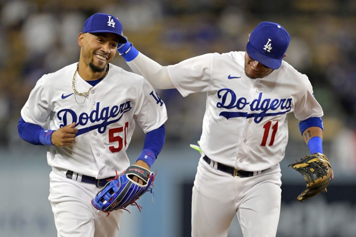 Miguel rojas y mookie betts jugarán el juego 6 con los dodgers