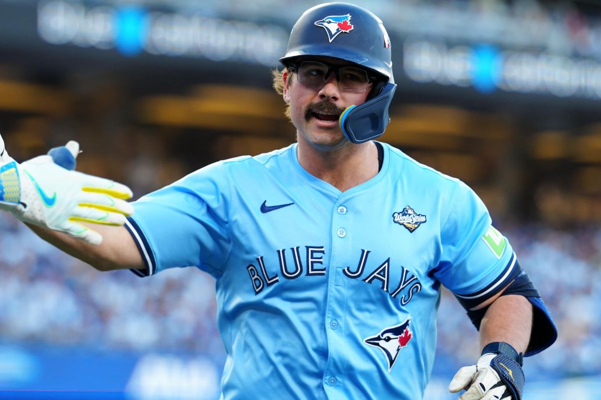 Davis schneider brilla con blue jays