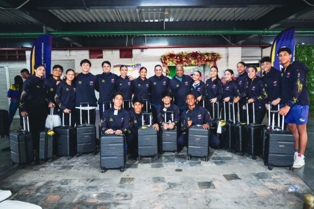 Escolares uniformados para Centroamericanos
