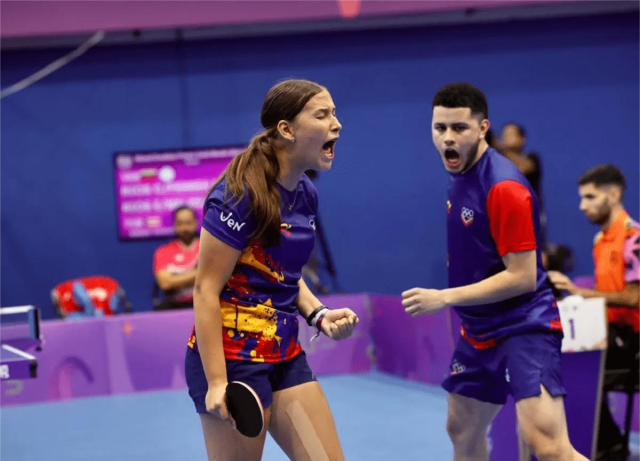 Promesas del tenis de mesa compiten en Caracas