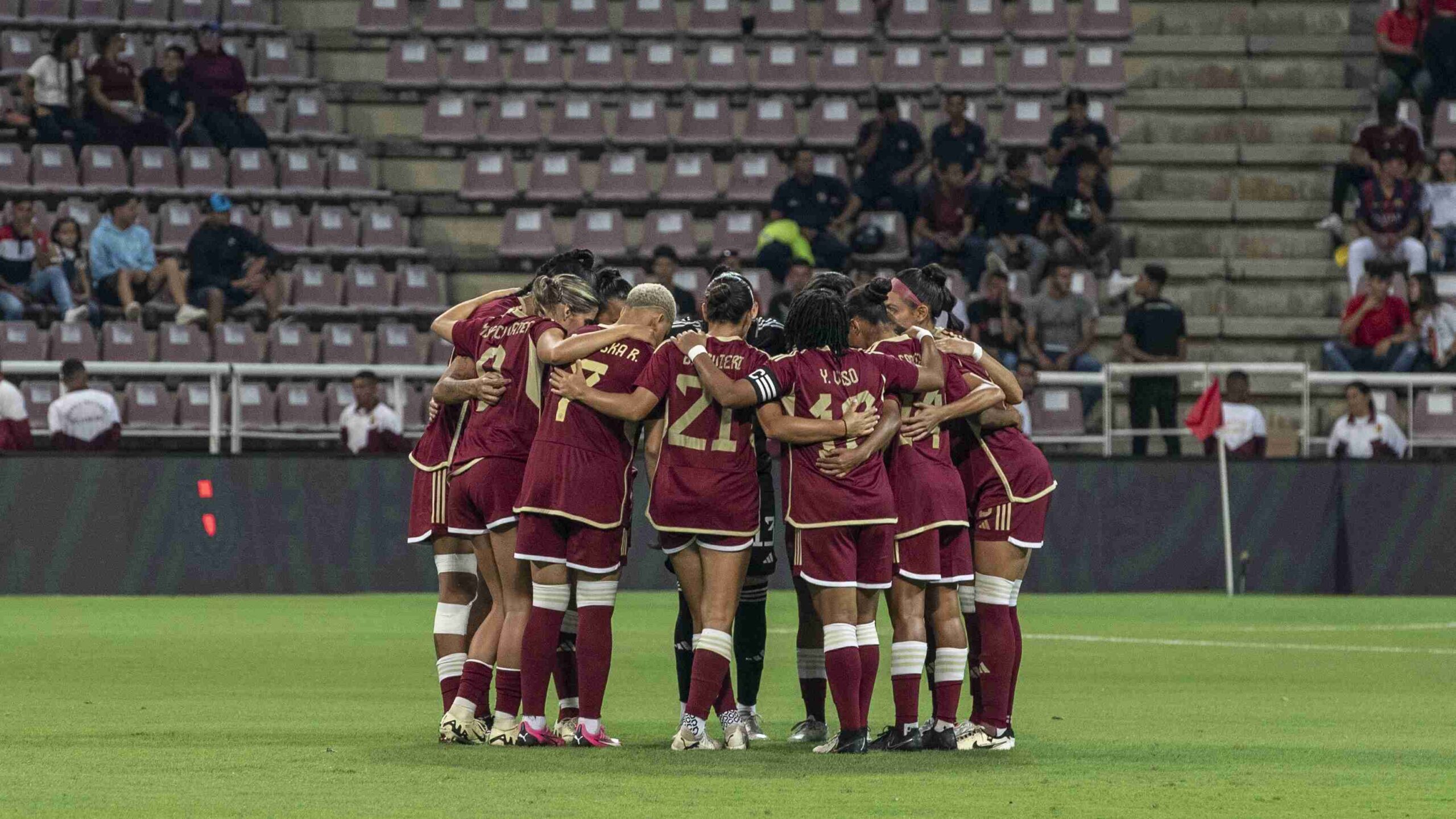 Vinotinto femenina Mundial