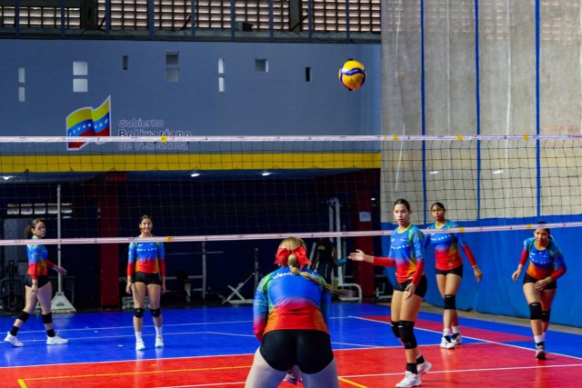 Voleibol escolar ajusta la maquinaria