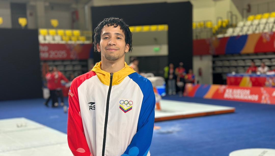 Adickxon Trejo clasificó a la final de arzones