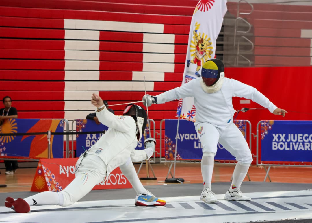 Épico triunfo del equipo de espada masculina