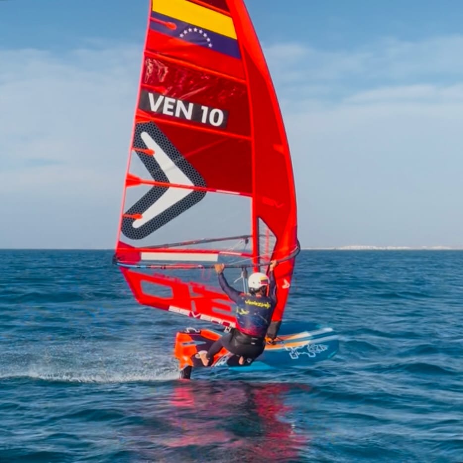 "Gollito" Estredo doma el viento en Paracas