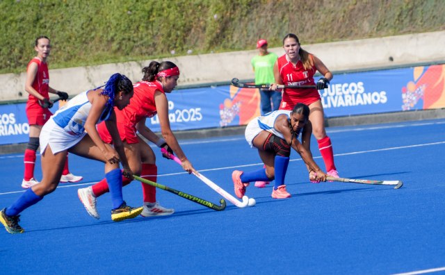 Hockey femenino se cuelga la de bronce