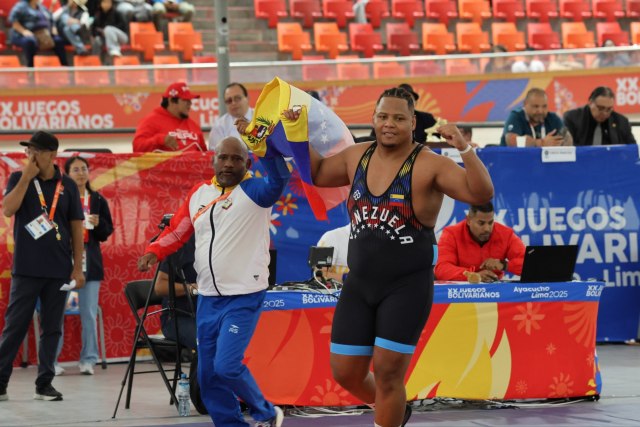Lucha grecorromana arrasó con cuatro doradas