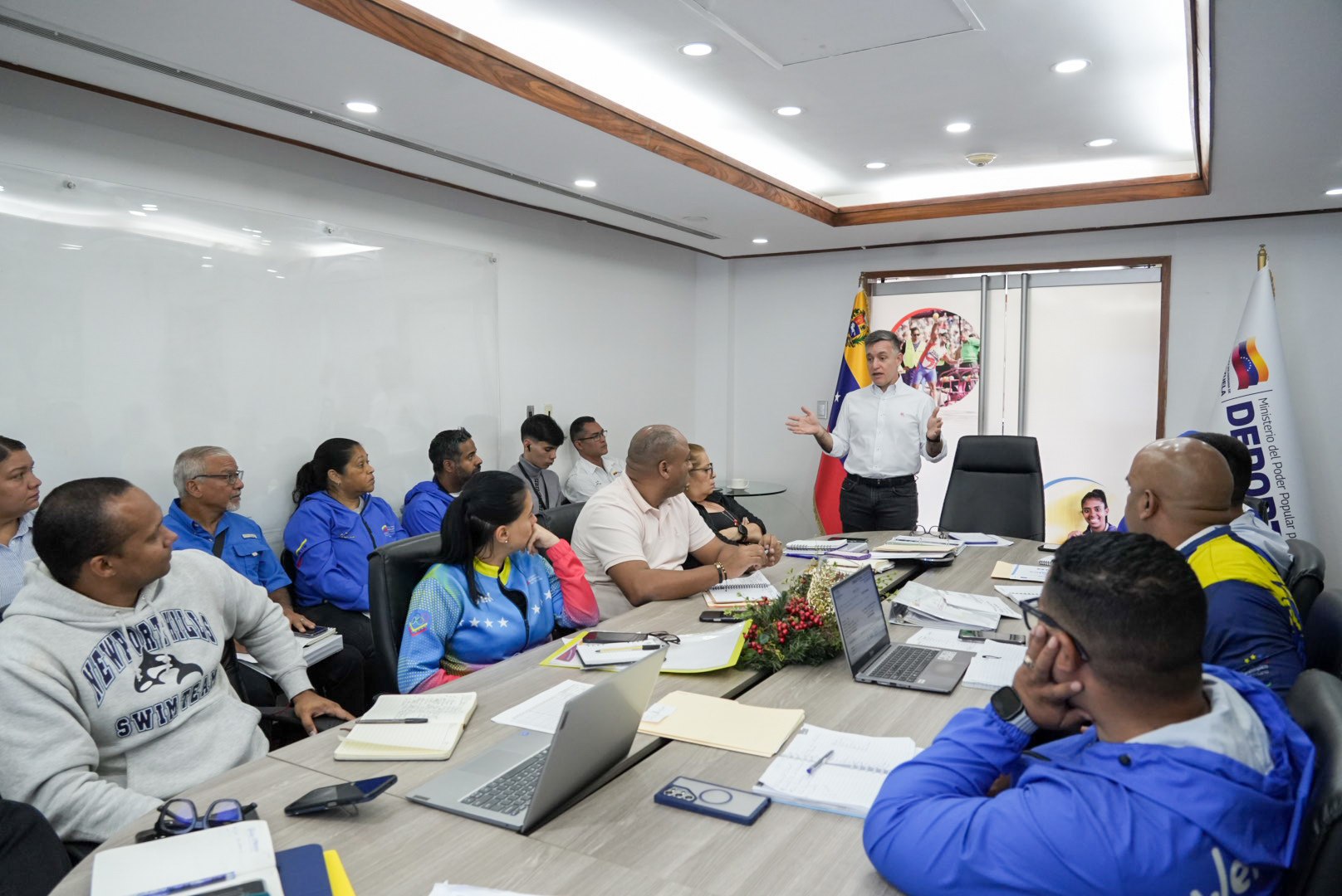 Ministro Cardillo evaluó logística de la fase final