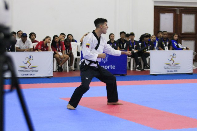 Taekwondo se alzó con seis preseas en Córdoba