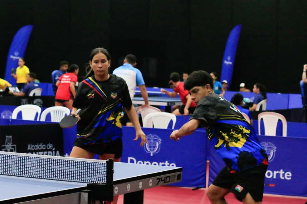 Tenis de mesa escolar tuvo inicio arrollador