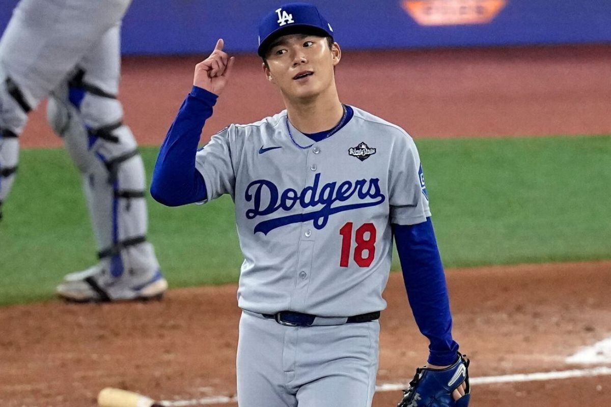 Yoshinobu yamamoto tuvo una postemporada histórica / foto: mlb
