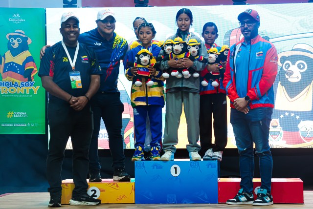 Ariannys Palomo se alzó en las pesas