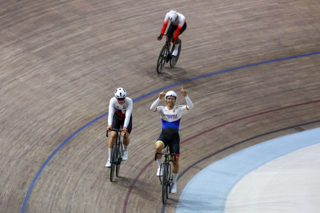 Clever Martínez se llevó el oro a la resistencia