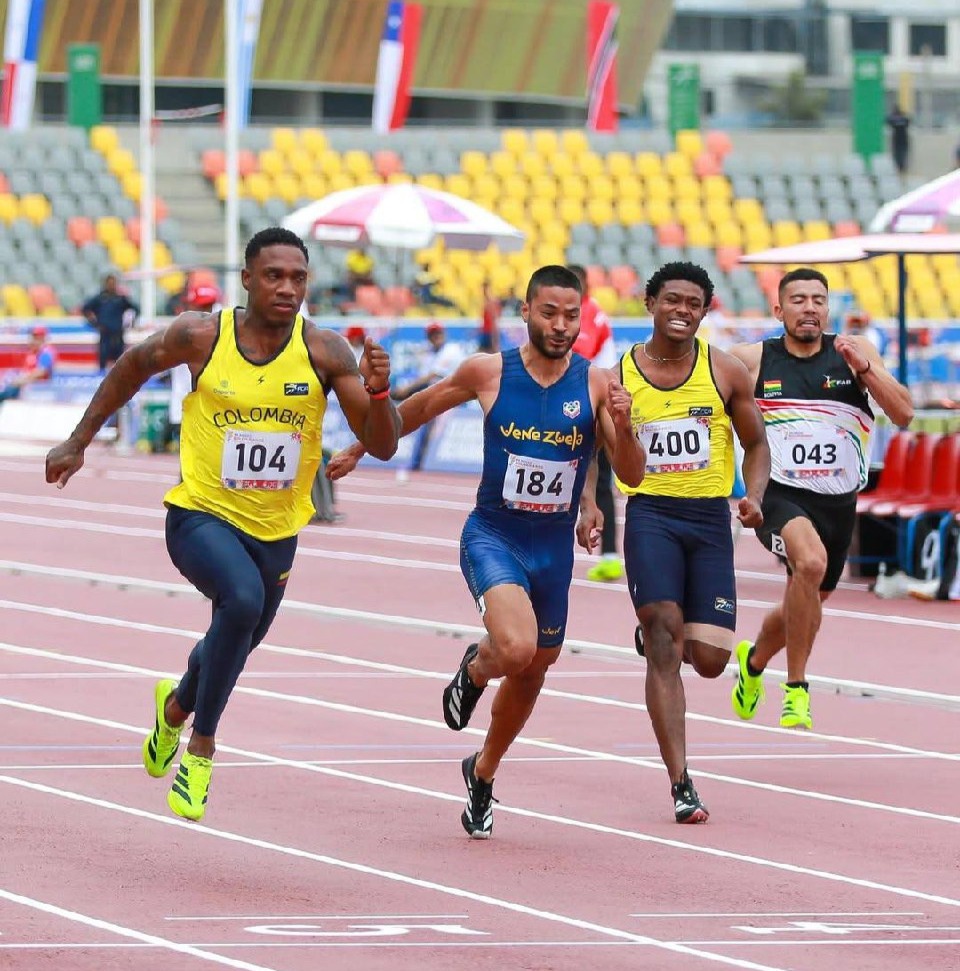 David Vivas sorprendió en los 100 metros