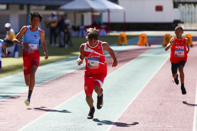 Gabriela Cortesía impuso récord en lanzamiento