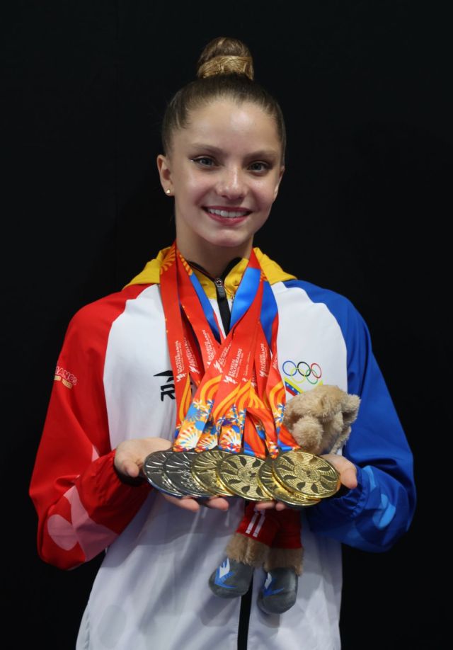 Gimnasia rítmica brilló en el tapete con 6 oros