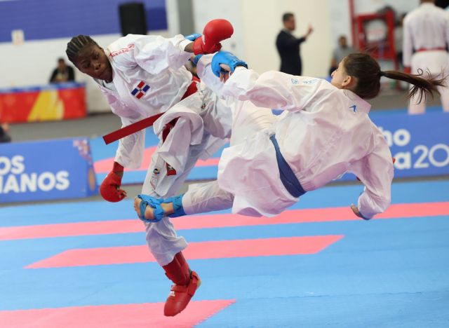 Karate conquista trío de plata y una de bronce