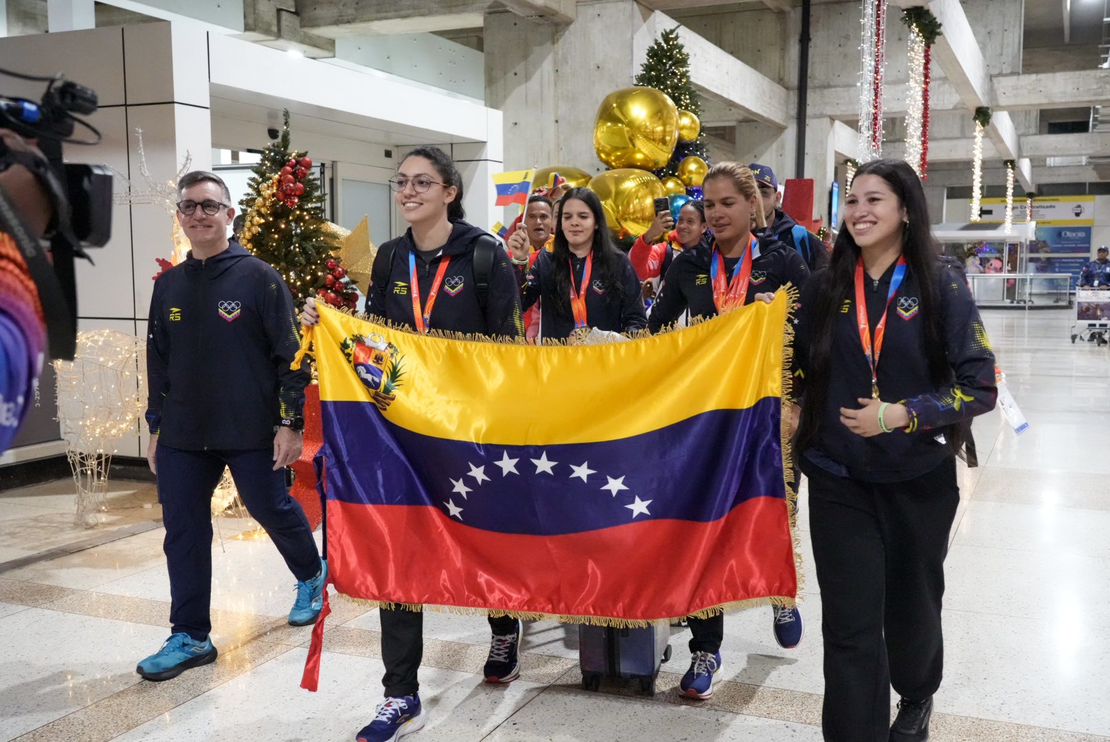 Segunda avanzada regresó triunfal al país